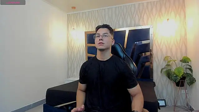 Noah Clarkk online show from April 7, 2026, 5:02 pm