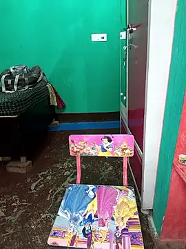 QWEEN7B online show from February 18, 2026, 6:42 am