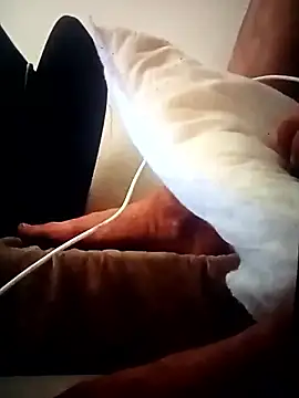 cazzigrossi23 online show from December 18, 2025, 2:45 pm