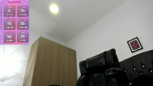 Snapshot of michellmorgans_ chatting on February 17, 2026, 11:18 am michellmorgans online show from February 17, 2026, 11:18 am