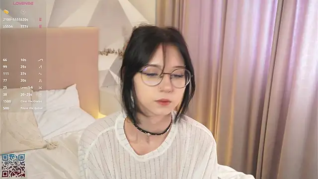 DeliaLoma online show from March 31, 2026, 6:25 am