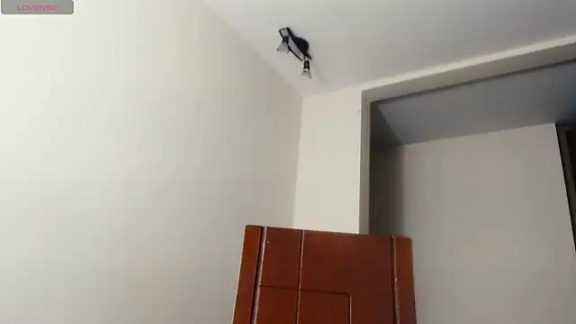 Agatha Dubois4  online show from April 15, 2026, 1:12 am