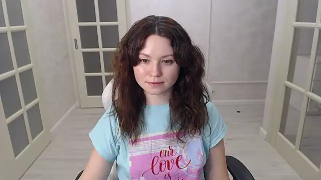 LondonMiley online show from December 21, 2025, 8:05 pm