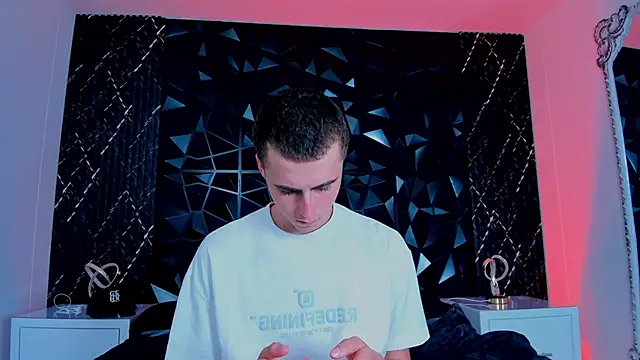 Snapshot of SpaceBoy1 chatting on February 13, 2026, 9:11 pm SpaceBoy1 online show from February 13, 2026, 9:11 pm