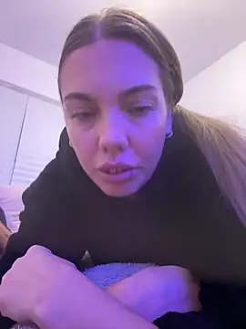 HardandHornycouple online show from December 18, 2025, 11:11 pm