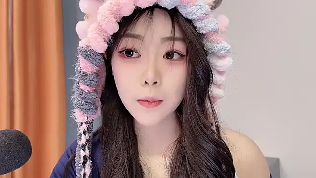 Snapshot of smalldaisy chatting on February 5, 2026, 2:27 am smalldaisy online show from February 5, 2026, 2:27 am