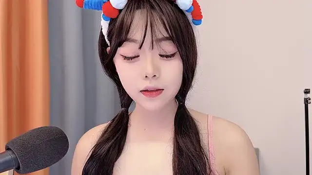 Snapshot of smalldaisy chatting on February 8, 2026, 1:31 am smalldaisy online show from February 8, 2026, 1:31 am