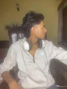 Snapshot of tooexpensive chatting on December 20, 2025, 7:21 pm tooexpensive online show from December 20, 2025, 7:21 pm