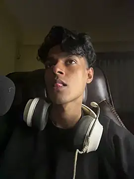 Snapshot of tooexpensive chatting on February 13, 2026, 5:31 pm tooexpensive online show from February 13, 2026, 5:31 pm