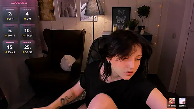 SarahShelby online show from April 3, 2026, 8:51 pm