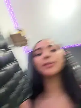 ManuelaEvans  online show from February 9, 2026, 9:52 pm