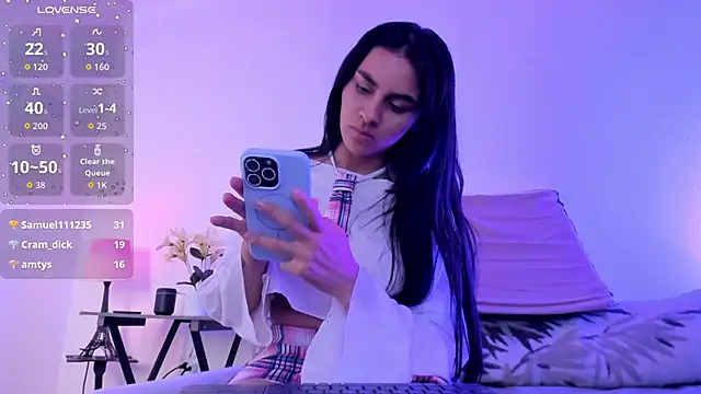 ManuelaEvans  online show from May 19, 2026, 1:56 am
