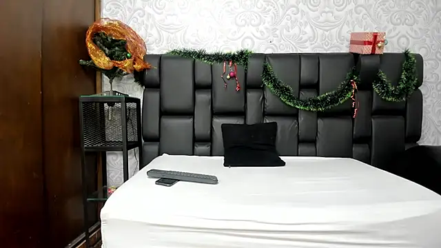 Snapshot of KyleBakerr chatting on December 19, 2025, 9:55 pm KyleBakerr online show from December 19, 2025, 9:55 pm