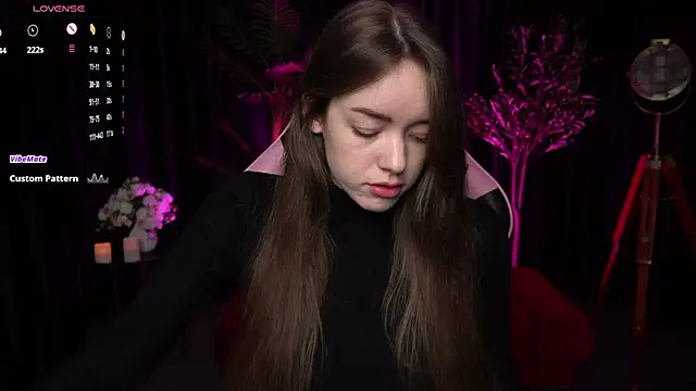 Velouraa online show from March 12, 2026, 10:38 pm