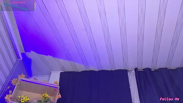 Emilyy05  online show from April 19, 2026, 12:33 am