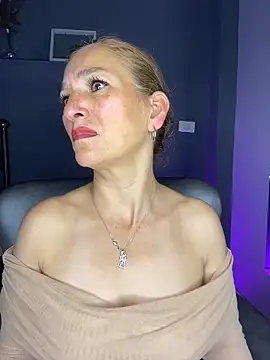 JennaMilf  online show from April 1, 2026, 7:11 pm