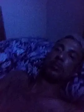 Snapshot of MAGRINdaVr chatting on December 20, 2025, 3:35 am MAGRINdaVr online show from December 20, 2025, 3:35 am