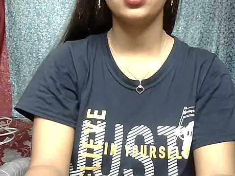 Snapshot of cute_Dirty_Diva chatting on May 2, 2026, 2:33 pm cute Dirty Diva online show from May 2, 2026, 2:33 pm