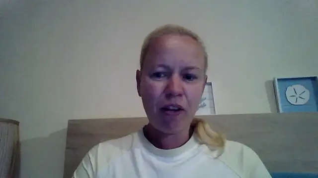 Snapshot of jennyblondeuk chatting on April 18, 2026, 7:07 pm jennyblondeuk online show from April 18, 2026, 7:07 pm