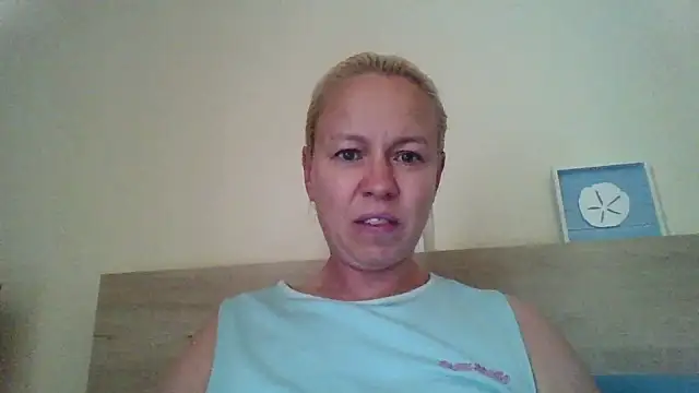 Snapshot of jennyblondeuk chatting on April 21, 2026, 5:06 pm jennyblondeuk online show from April 21, 2026, 5:06 pm