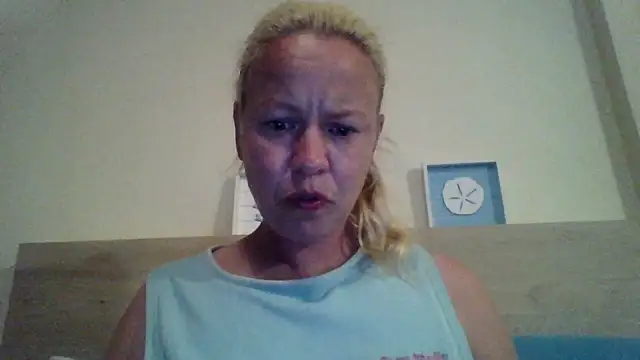 Snapshot of jennyblondeuk chatting on April 29, 2026, 9:32 pm jennyblondeuk online show from April 29, 2026, 9:32 pm