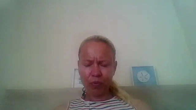 Snapshot of jennyblondeuk chatting on May 4, 2026, 1:51 pm jennyblondeuk online show from May 4, 2026, 1:51 pm
