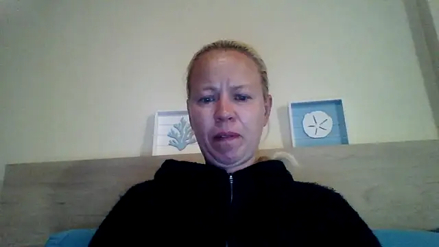 Snapshot of jennyblondeuk chatting on May 6, 2026, 9:31 pm jennyblondeuk online show from May 6, 2026, 9:31 pm