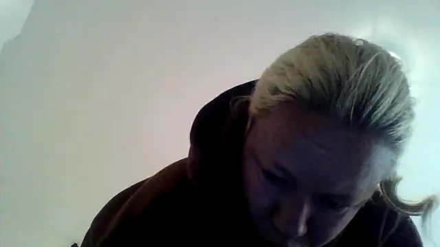 Snapshot of jennyblondeuk chatting on May 9, 2026, 11:26 am jennyblondeuk online show from May 9, 2026, 11:26 am