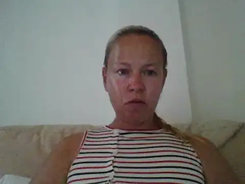 Snapshot of jennyblondeuk chatting on May 30, 2026, 2:25 pm jennyblondeuk online show from May 30, 2026, 2:25 pm