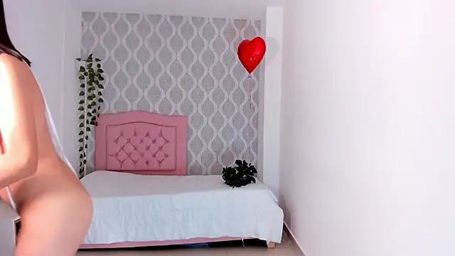 Snapshot of Zenith_glow chatting on February 5, 2026, 9:30 pm Zenith glow online show from February 5, 2026, 9:30 pm