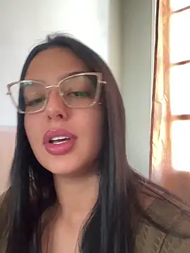 jujuarantes  2026 online show from April 24, 2026, 2:19 pm