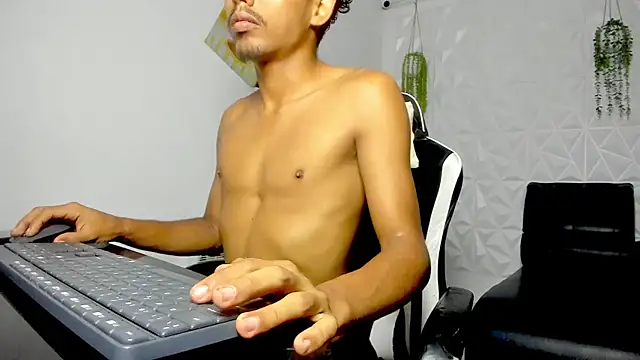 danny hot23  online show from April 18, 2026, 7:07 pm