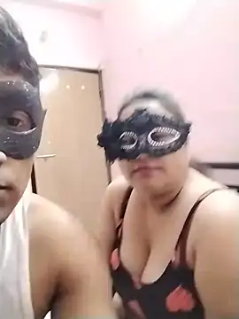 Snapshot of DesiSeductress chatting on July 17, 2026, 7:19 pm DesiSeductress online show from July 17, 2026, 7:19 pm