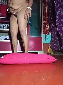Hot-Angale online show from May 26, 2026, 6:37 pm