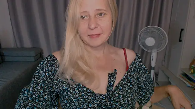 MiLenaMilf online show from September 25, 2025, 2:59 am