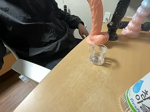 koreanbottom03 online show from March 19, 2026, 11:36 am