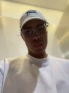 Latin Paisa Boy online show from April 8, 2026, 6:08 pm