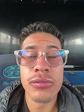 Latin Paisa Boy online show from April 18, 2026, 4:55 pm