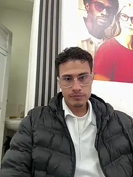 Snapshot of Latin_Paisa_Boy chatting on May 4, 2026, 11:56 pm Latin Paisa Boy online show from May 4, 2026, 11:56 pm
