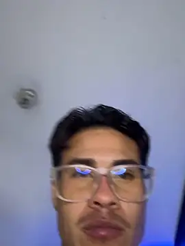 Snapshot of Latin_Paisa_Boy chatting on June 6, 2026, 11:53 pm Latin Paisa Boy online show from June 6, 2026, 11:53 pm