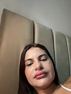 Irina Velvett online show from April 19, 2026, 2:55 am