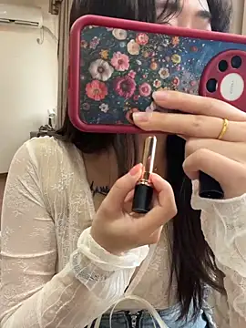 Molly-xiao online show from February 8, 2026, 3:10 am