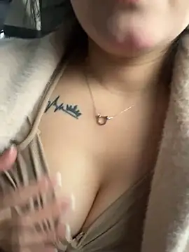 Snapshot of Molly-xiao chatting on March 6, 2026, 9:06 am Molly-xiao online show from March 6, 2026, 9:06 am