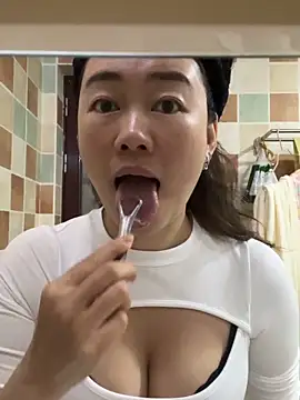 Snapshot of Molly-xiao chatting on March 30, 2026, 11:17 pm Molly-xiao online show from March 30, 2026, 11:17 pm