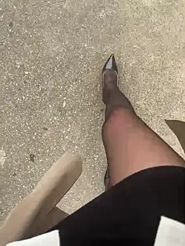 Snapshot of Molly-xiao chatting on April 1, 2026, 6:47 am Molly-xiao online show from April 1, 2026, 6:47 am