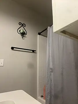 Trippyyb28 online show from February 18, 2026, 7:48 am