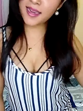 Snapshot of Saumyy chatting on April 22, 2026, 6:42 pm Saumyy online show from April 22, 2026, 6:42 pm