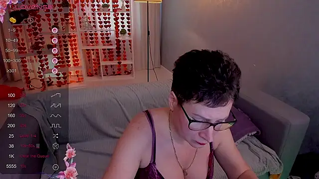 JennyMons online show from February 12, 2026, 8:42 am