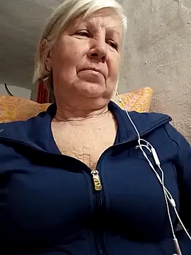 KlaudiaDarling online show from February 26, 2026, 7:35 pm