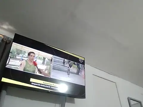 Snapshot of bigdick211292 chatting on March 19, 2026, 4:33 pm bigdick211292 online show from March 19, 2026, 4:33 pm